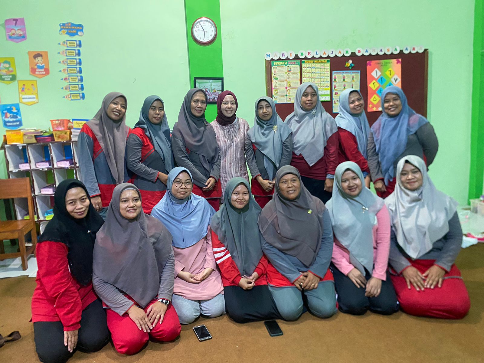 Program "English Exchange": Tenaga pendidik TK  Ar-Roudhoh Patrang Asah Skill Bahasa Inggris Bersama Miss Sena dari Turki