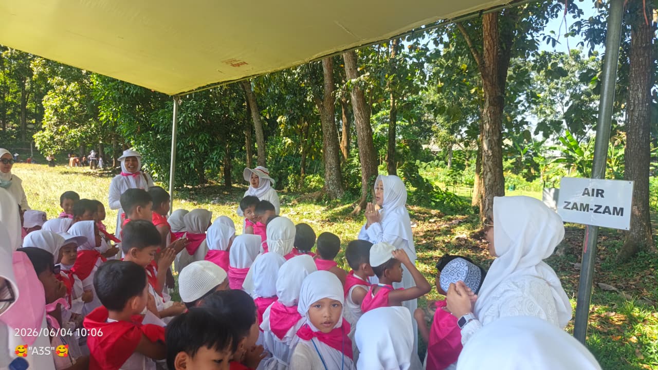 Antusias dan Khidmat, Siswa Kelompok B TK Ar-Roudhoh Ikuti Manasik Haji Kecil IGTKI Patrang