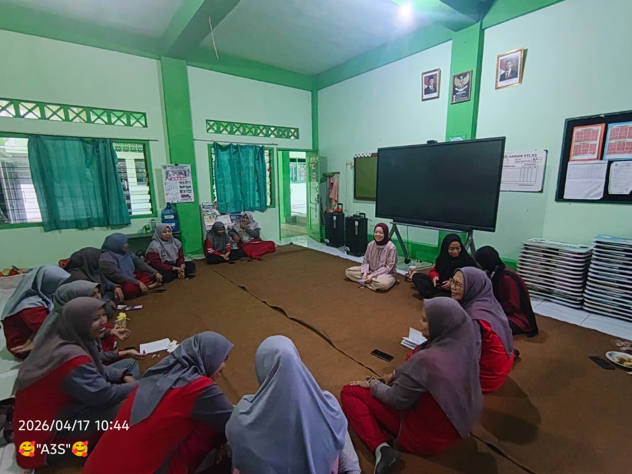 Program "English Exchange": Tenaga pendidik TK  Ar-Roudhoh Patrang Asah Skill Bahasa Inggris Bersama Miss Sena dari Turki