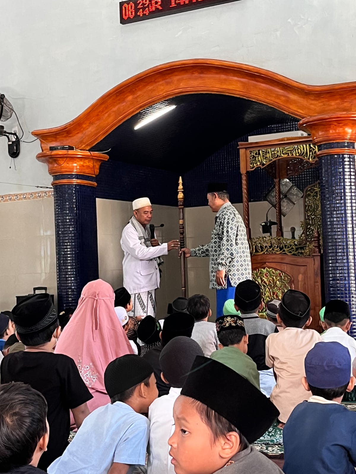 Mengenal Sholat Ied Sejak Dini, TK Ar-Roudhoh Ajak Anak Praktik Ibadah di Masjid