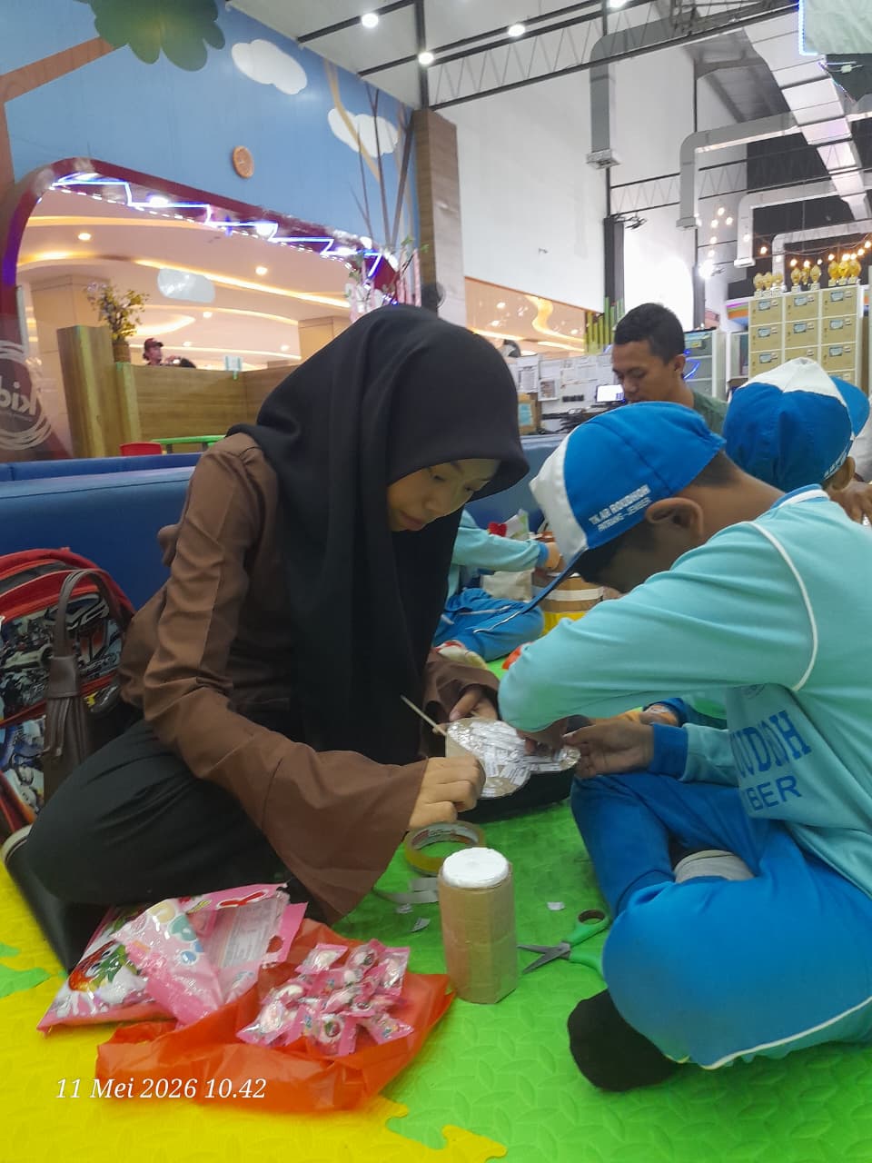 Serunya Market Day: Kolaborasi Kreatif Ibu dan Anak Kelompok A Unggulan TK Ar-Roudhoh di Roxy Kidz Zone